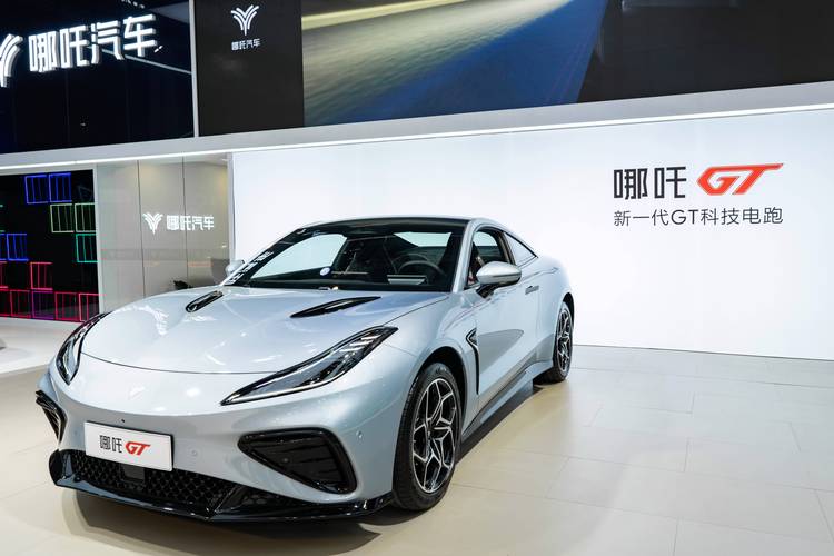 东莞东坑镇雷恒庆企业管理咨询哪吒汽车在智能汽车领域的表现，领途汽车在新能源汽车市场中的影响力